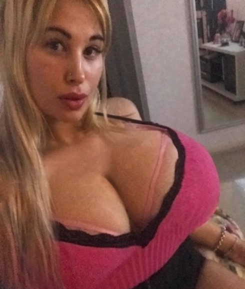 Massive Webcam Boobs brother masterbating annette anastasia recommends Massive Webcam Boobs