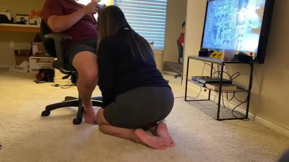blow job while gaming - sexy alex adams bella brookz leaked