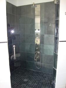 breon henderson recommends Blancnoir Shower