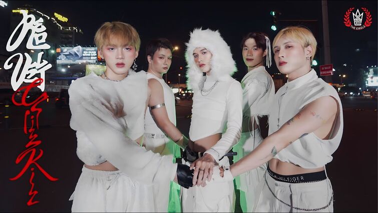 twinks group in chicks twinks group