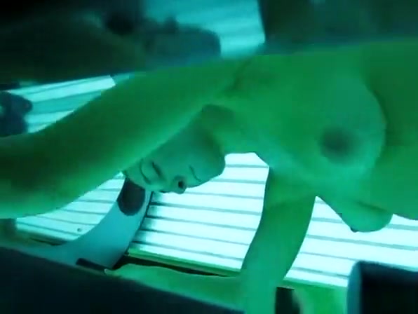 cynthia alcanzaren recommends Voyeur Tanning Bed