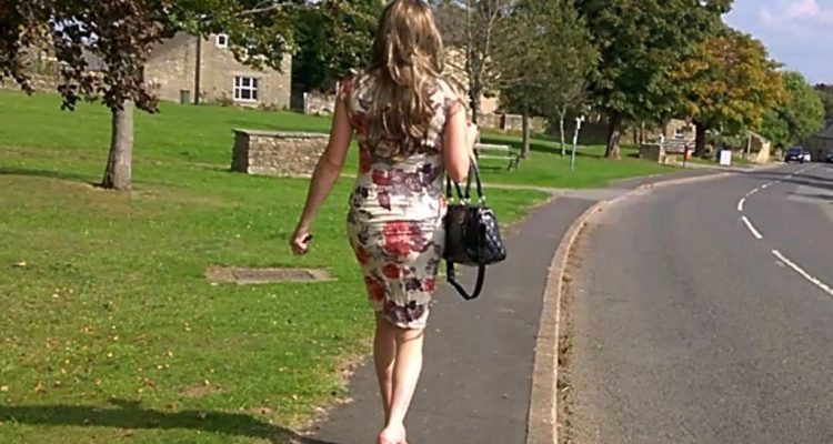 louise dogging - bouncy naked breasts milf ffm anal