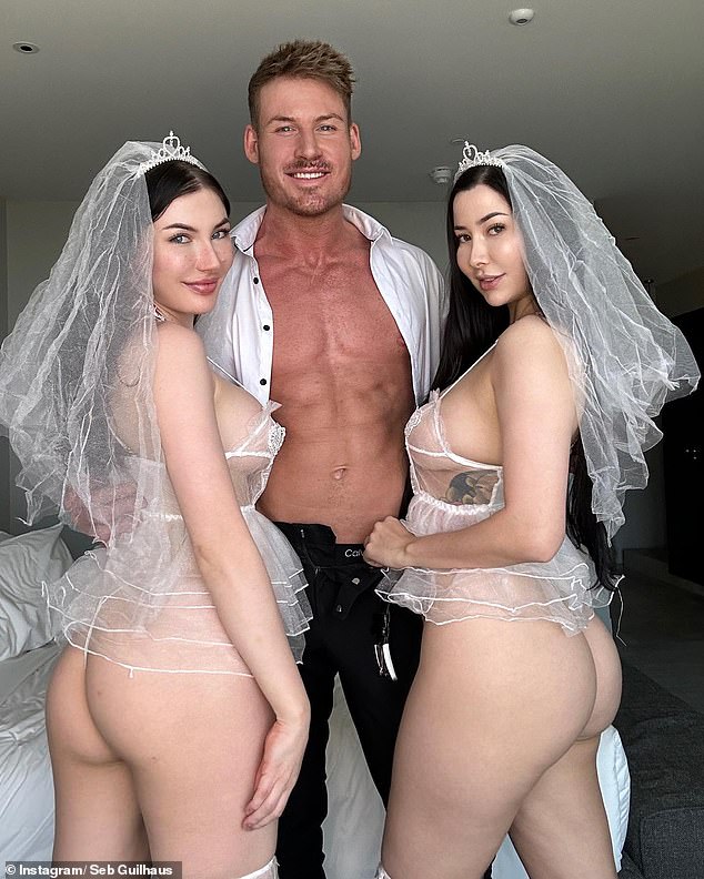 Naked women boobs chat cincinnati Audrey Loves Sadie cock reaction