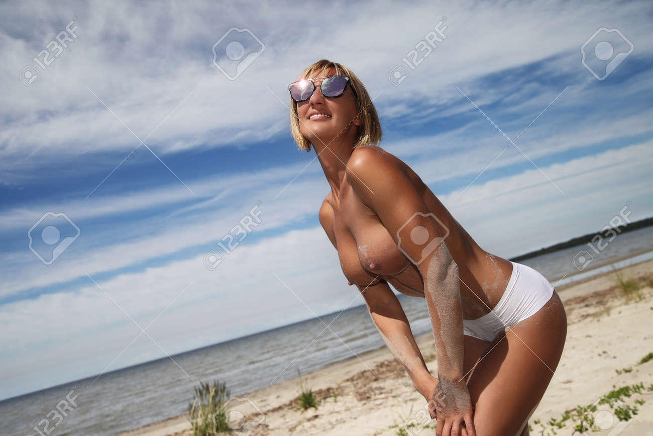 Best of jynx maze cheerleader dolce nina share beach titts photos