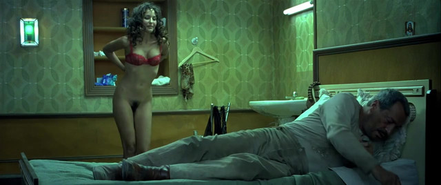 800 balas nude scene - sean pool cues chantal danielle dp