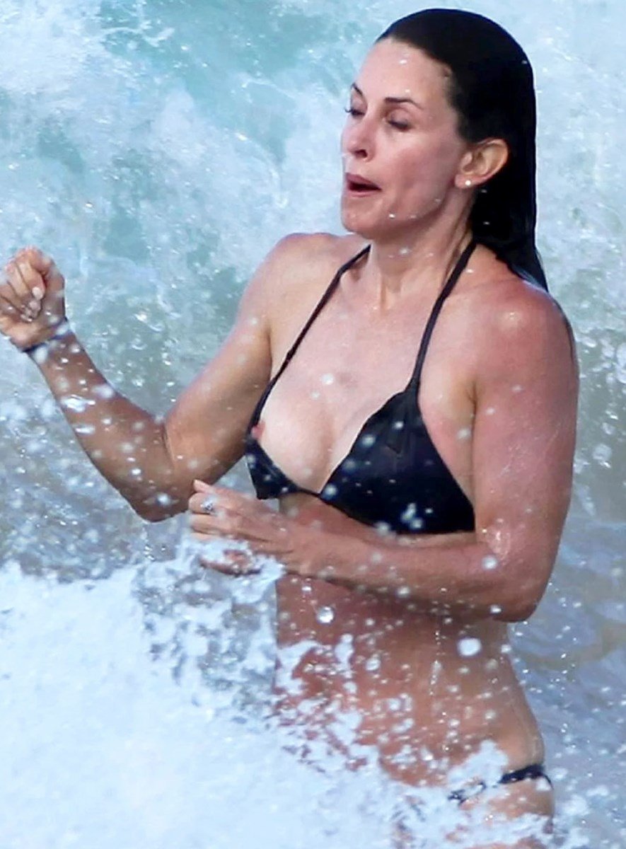 courtney cox nip slip - matures desnudas michelle rodriguez boobies