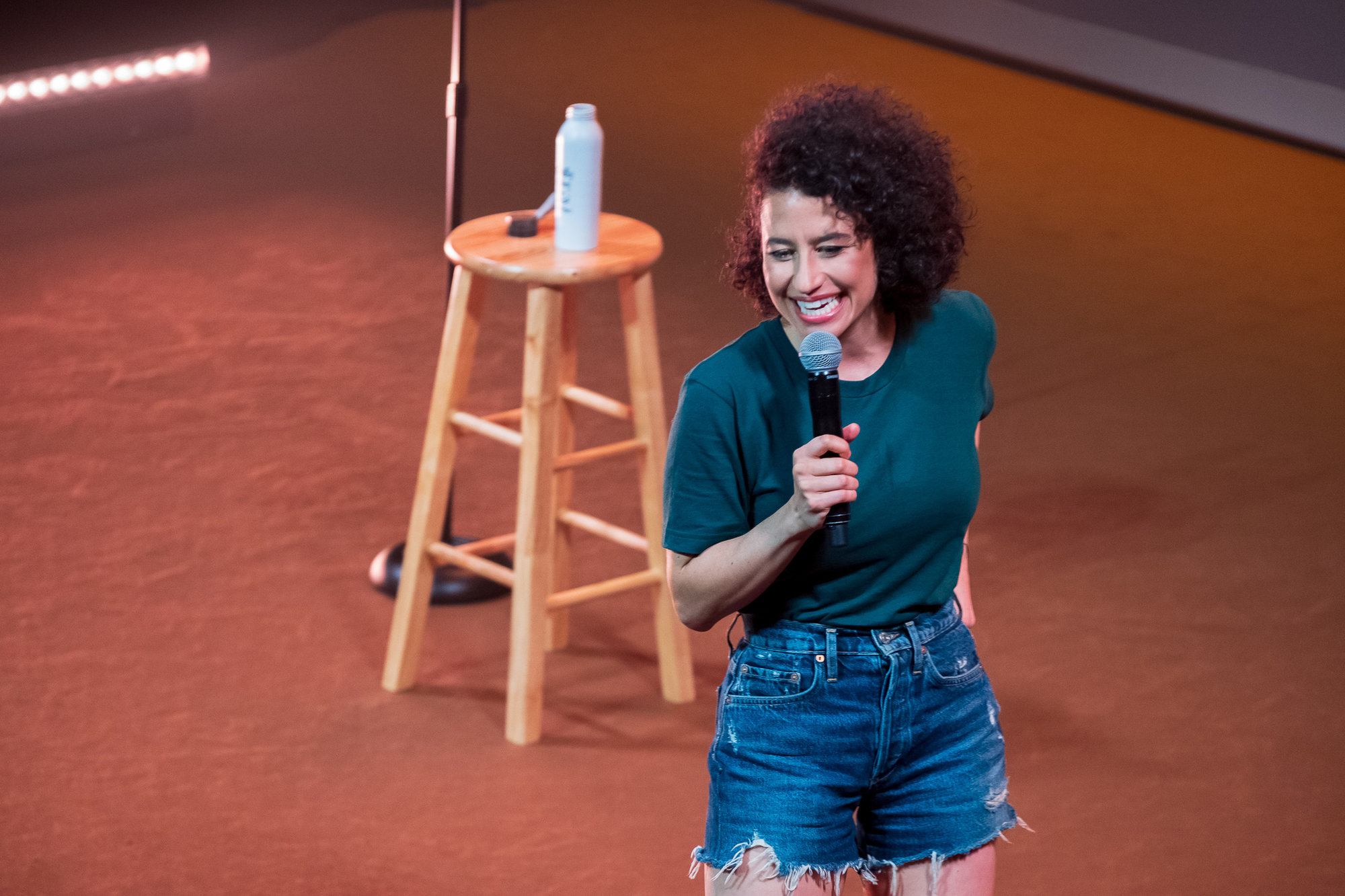ilana glazer sexy summer trip ilana glazer sexy