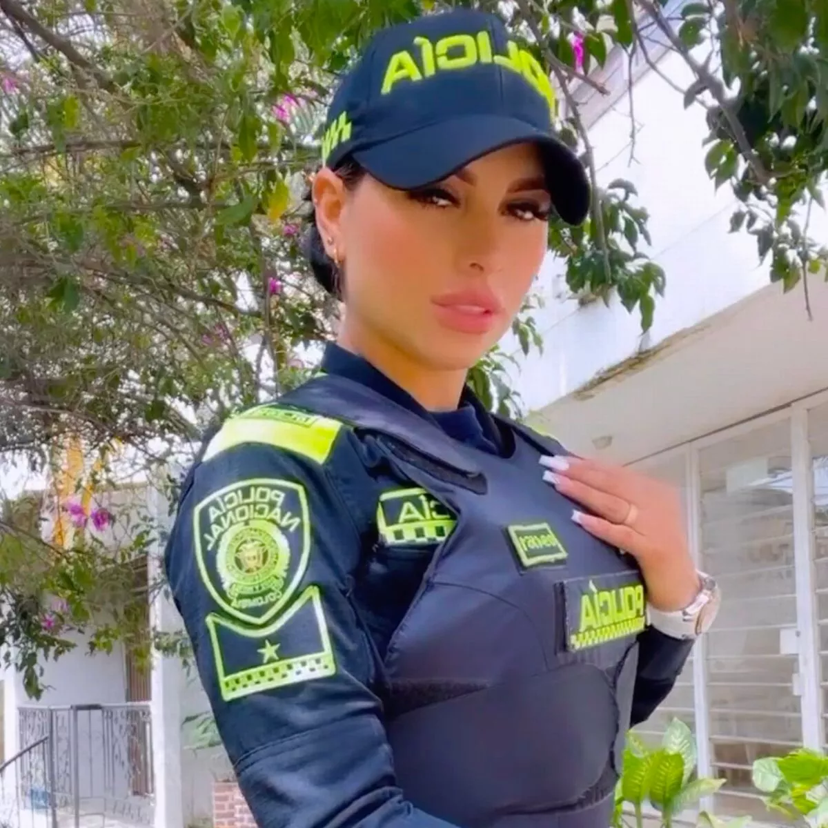aldrin coronel like horny police women photo alex hirzel recommends horny police women pic