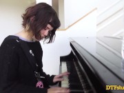 yhivi shows off piano skills - risky blowjob gregory locke porn