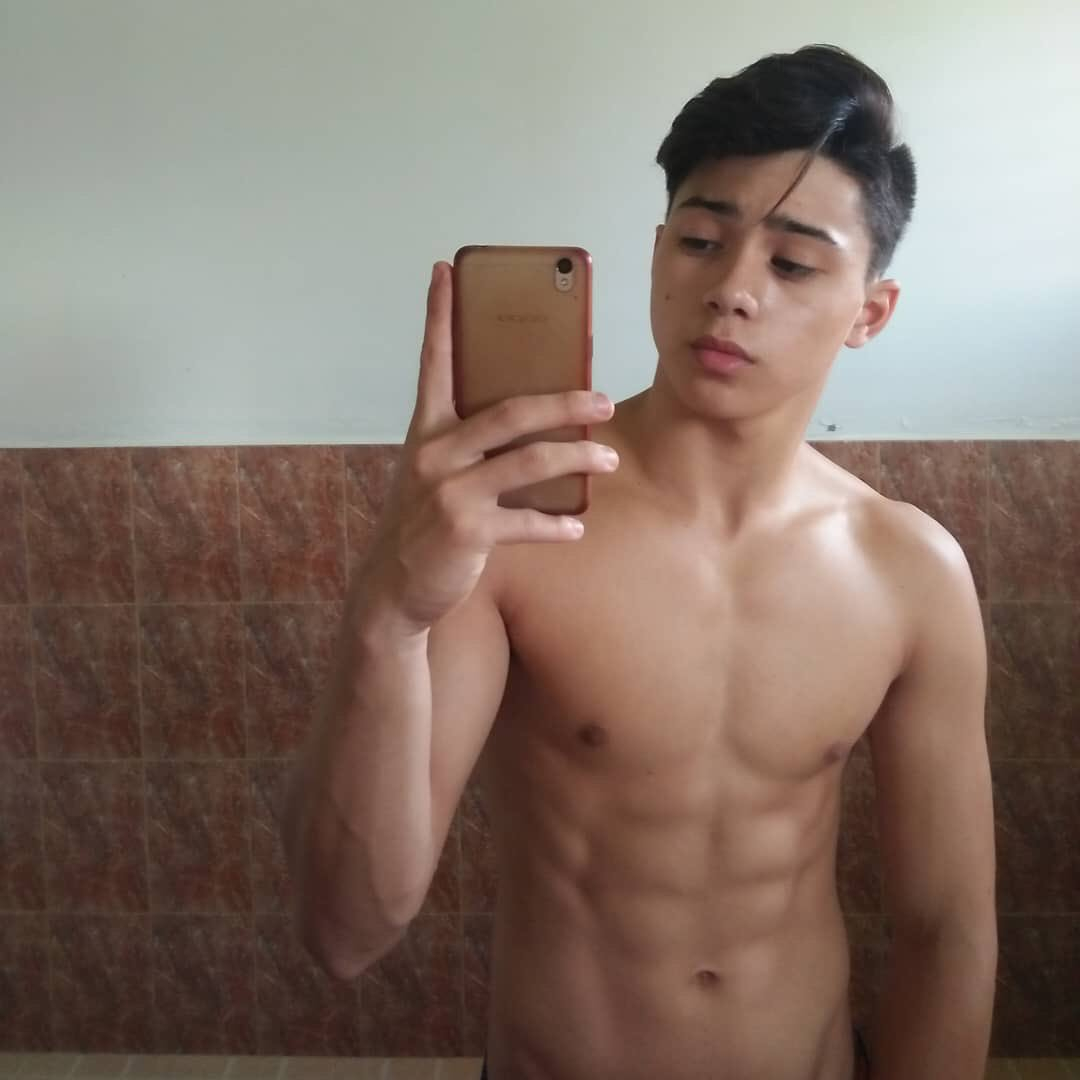 pinoy twinks - shemale fuxks guy carmen caliente vr