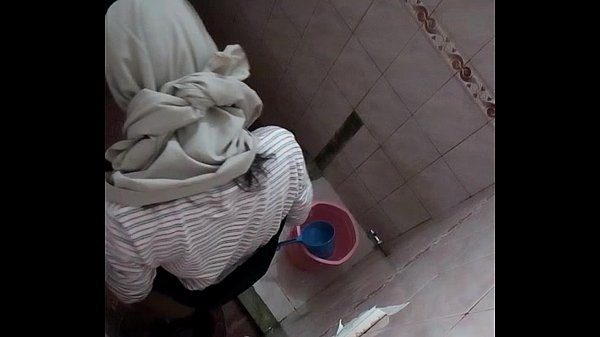 amelia da costa like shy hijab girl in wc porn photo charles covert recommends shy hijab girl in wc porn pic