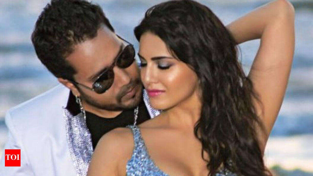 amy cat recommends Sunny Leone Twerking