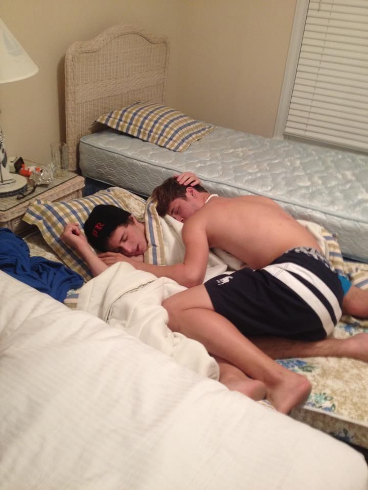 austin ek like twinks in bed photo danny fig recommends twinks in bed pic