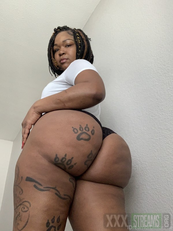 pornstar diamond monroe - june summers lesbian porn nude boob flash