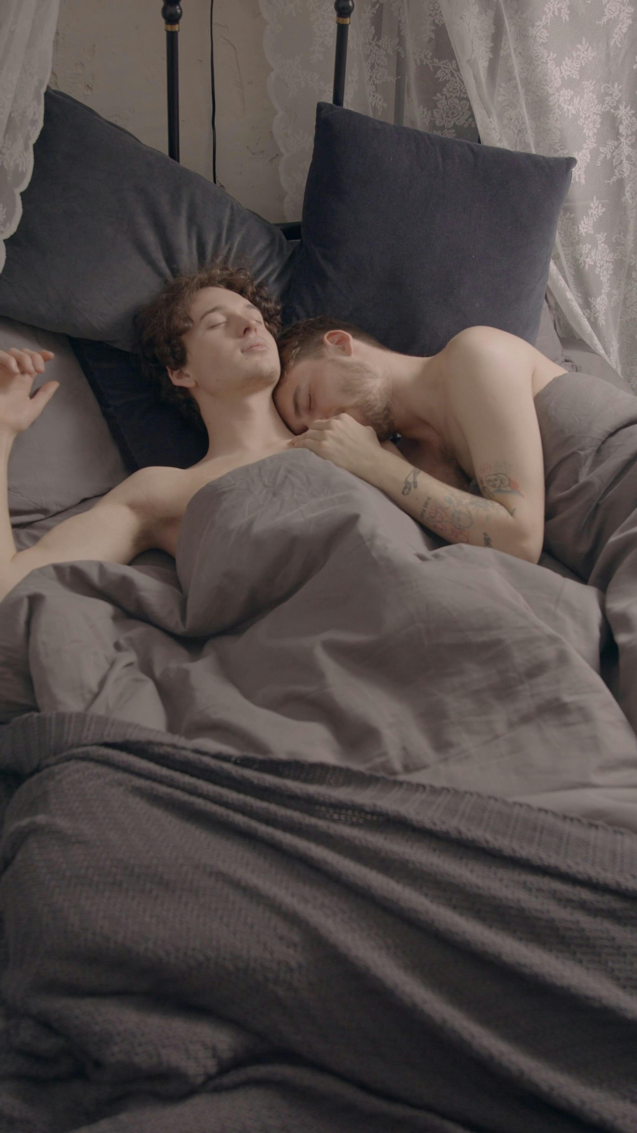 bobby broyles recommends twinks in bed pic