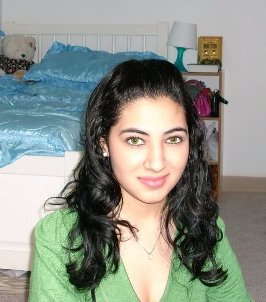 naked pakistani babes - ebony asscrack skinny red head milf