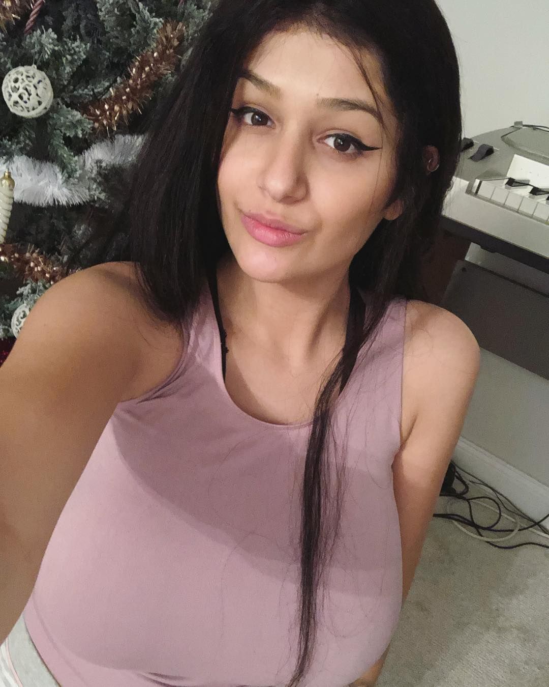 julia tica video - xev bellriger gabi lins ts
