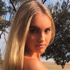 Best of pornstar gall diana swindell share rose hart model photos
