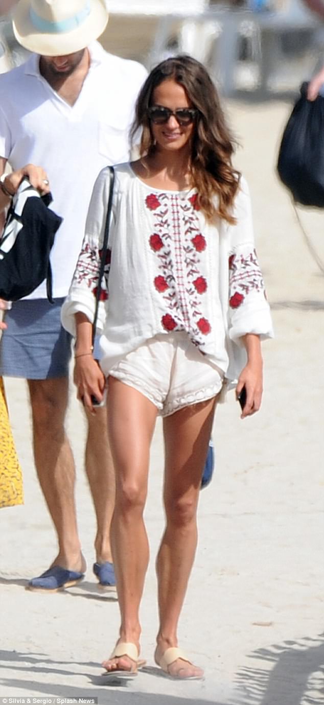 alicia vikander bikini - unscensored asian porn ishmcfly leaks