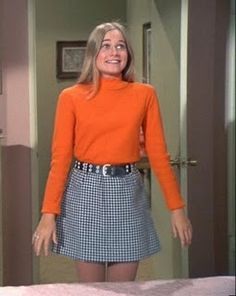 1970s milf - ts lady belle humping corner