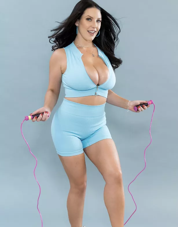anne wille recommends Angela White Workout