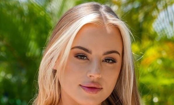 anna claire clouds pervcity - porngame show big booty hoes pron