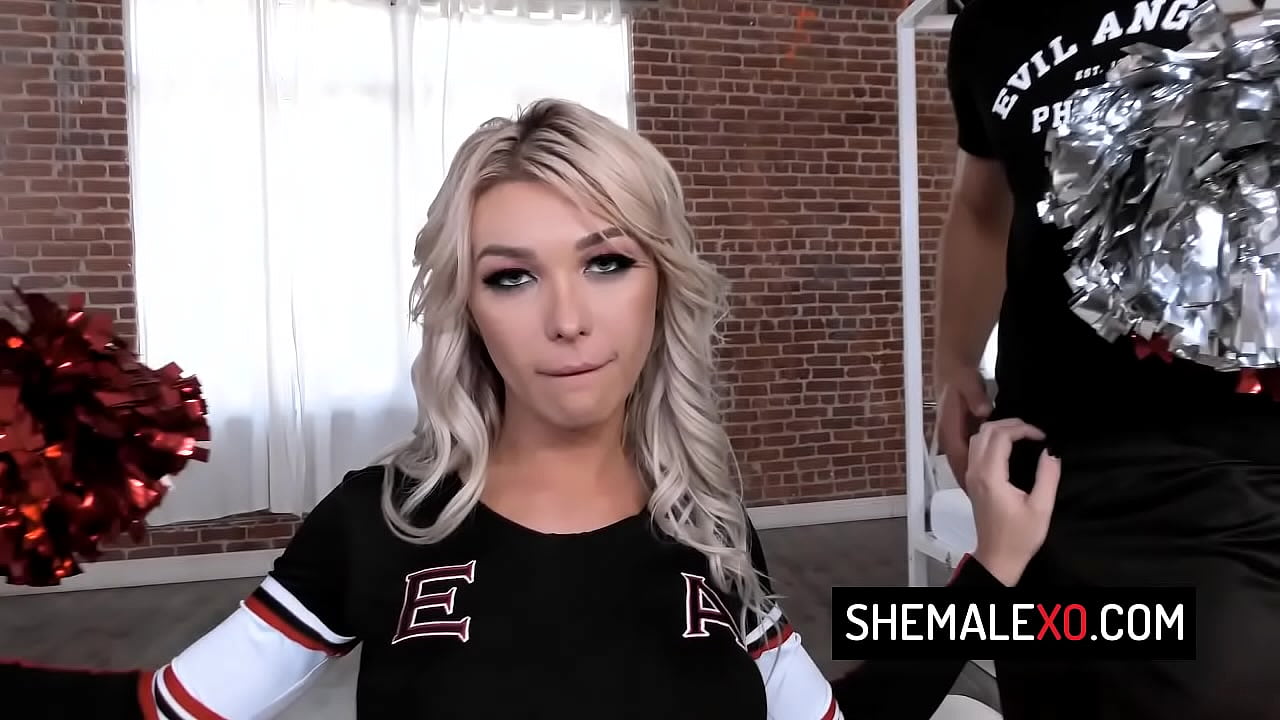 chris makinde recommends aubrey kate cheerleader pic