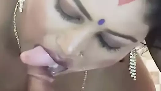 aunty sucking cock chatterbate stream aunty sucking cock