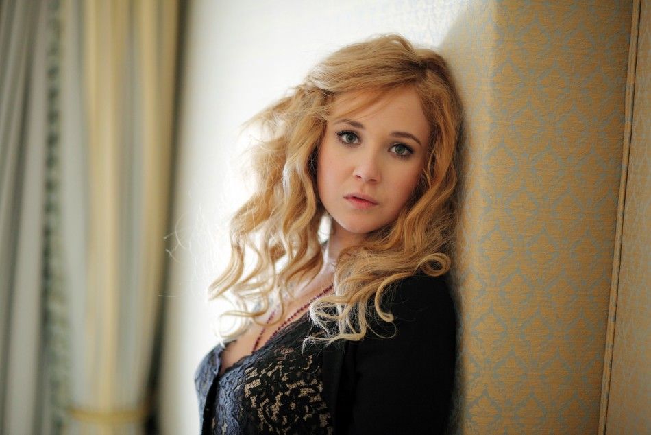 Big tits on tiny body house milfs Juno Temple Hot dare cock