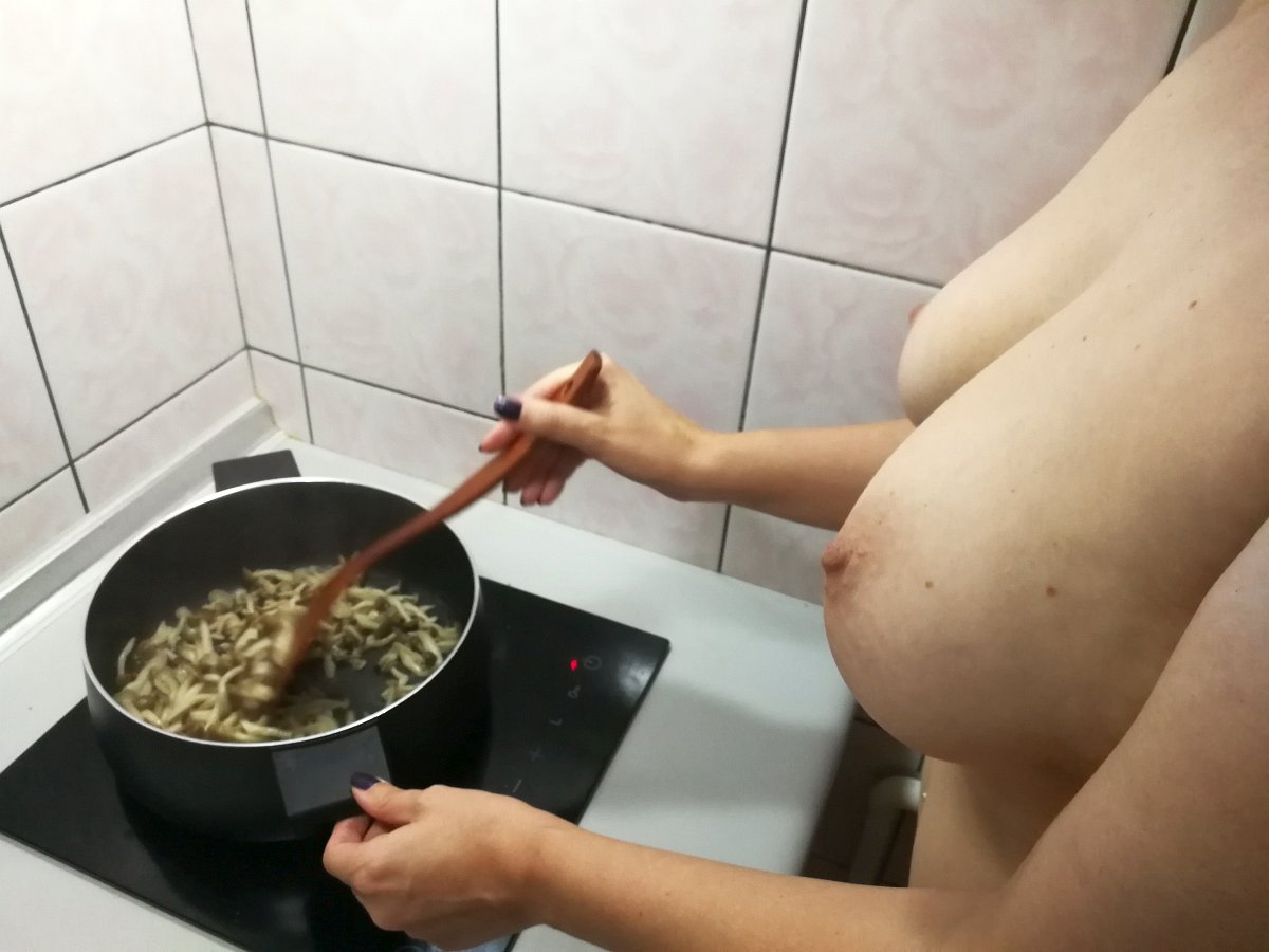 del ortega like nude women in kitchen photo brittany matthews recommends nude women in kitchen pic