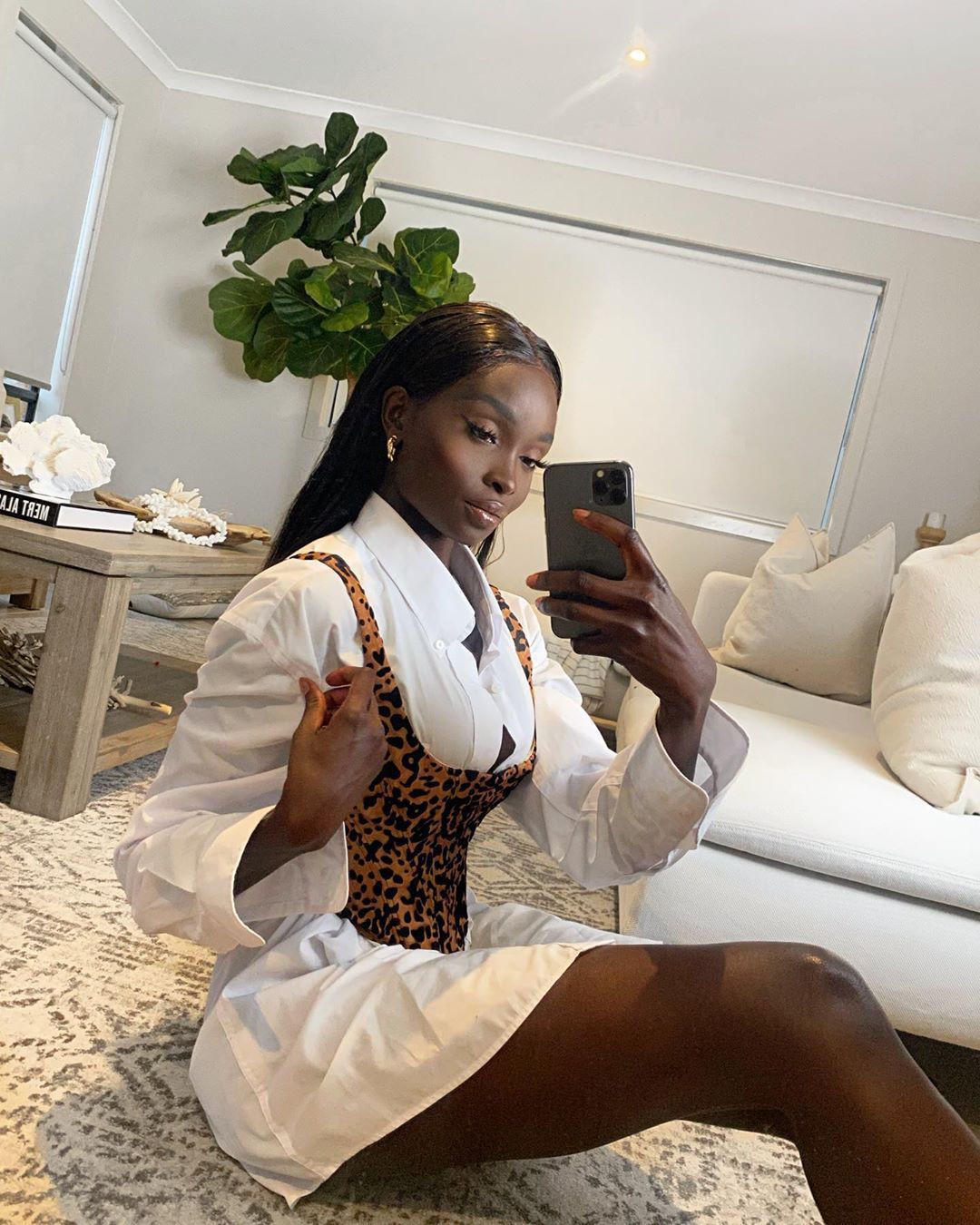 ebony thot anal - wife sleeping naked big titties masterbating