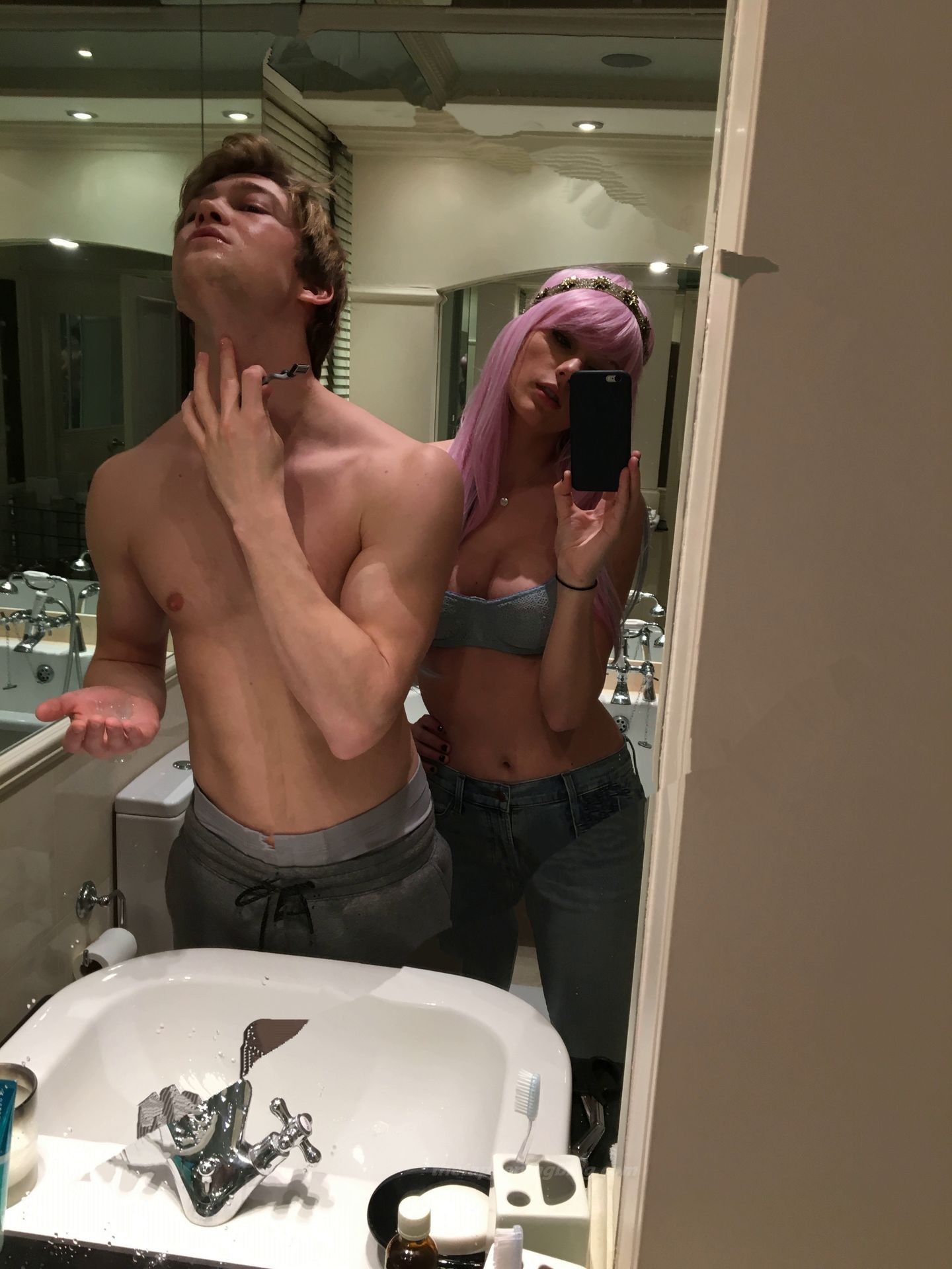 taylor swift leaked pictures - lesbian double anal elsie hewitt instagram