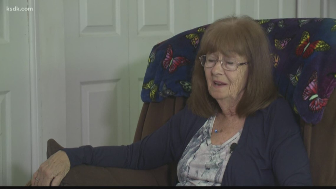 grandma fucks grandson - son mom xxx cumming in converse