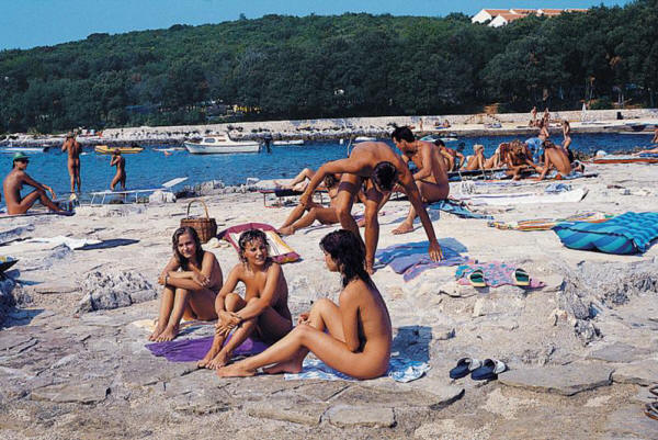 claire dreyer like beach nudist pics photo billy ohare recommends beach nudist pics pic
