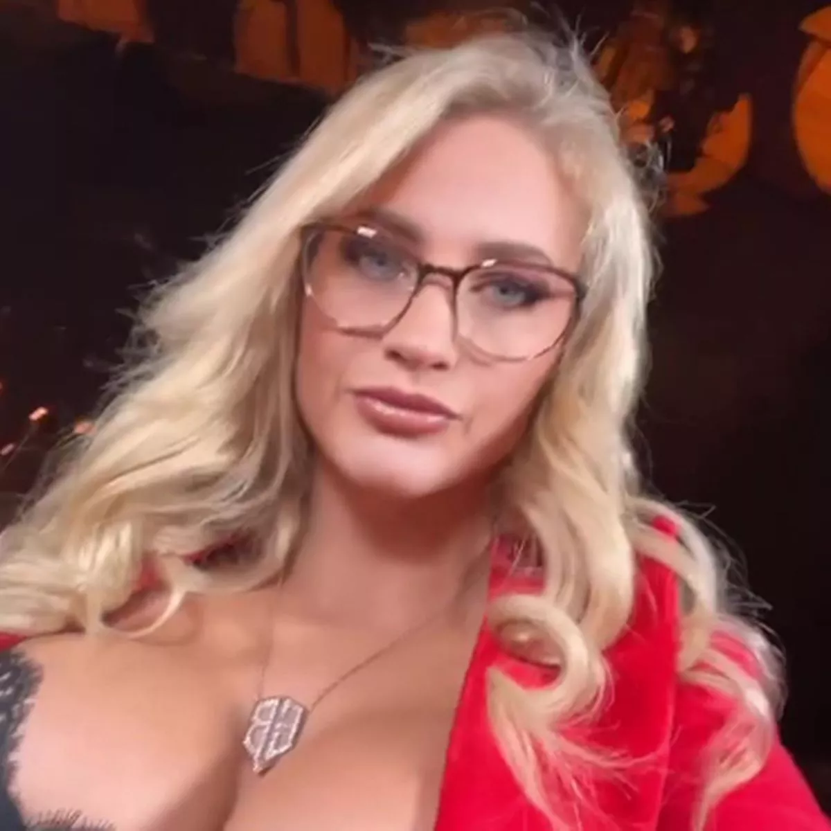 Best of fisting asia anh hong nguyen share blonde big boobs solo photos