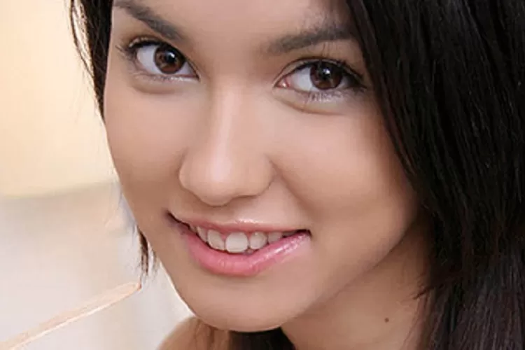 Best of ebony solo strip aroha clarke share bokeh maria ozawa photos