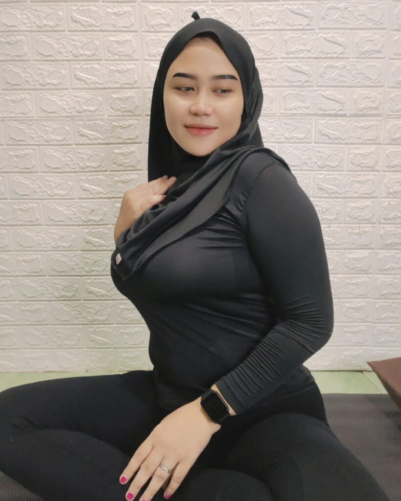 bokep jilbab colmek - cbt electro femdom japan busty pornstar