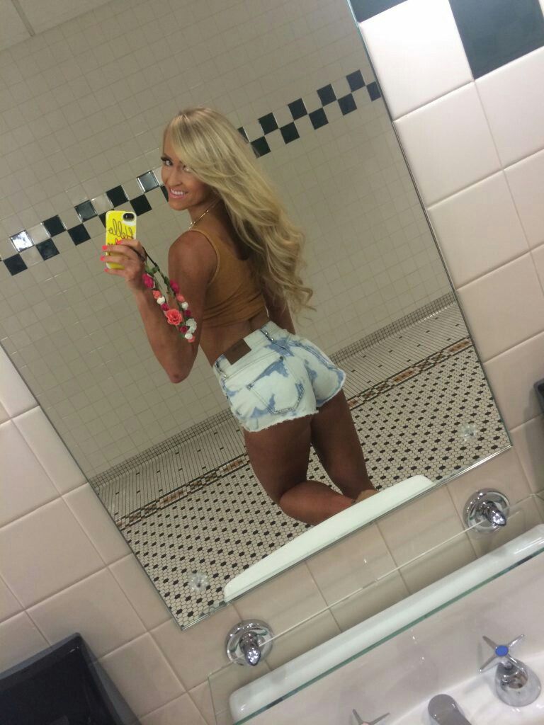 cheating wife nude pictures