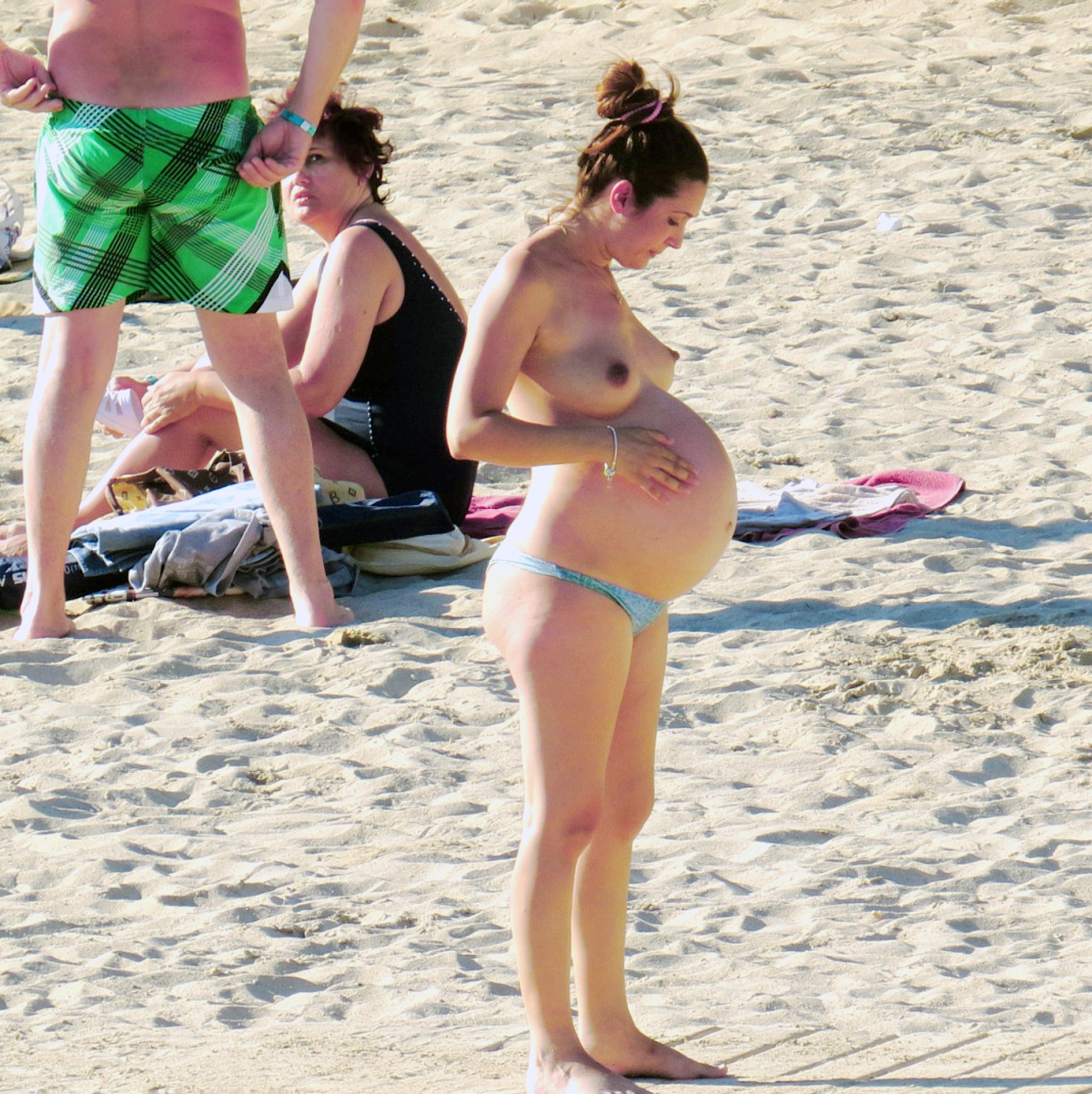 donavan williams like wife shared on beach photo brook kimber recommends wife shared on beach pic