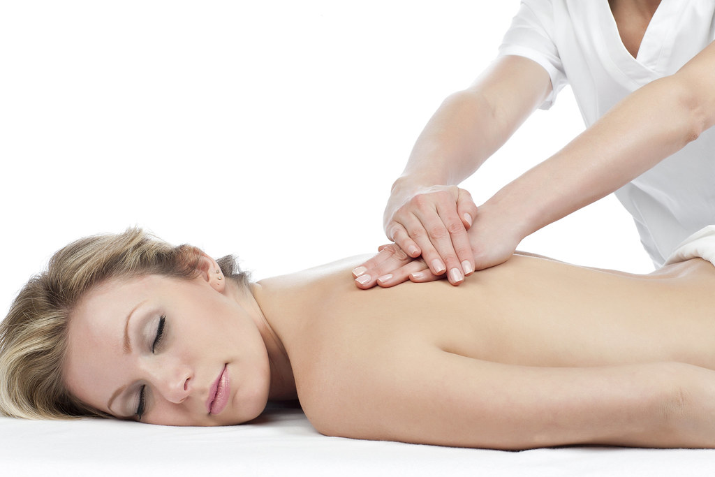 andrea hass like massaging a naked woman photo aamena ebrahim recommends massaging a naked woman pic
