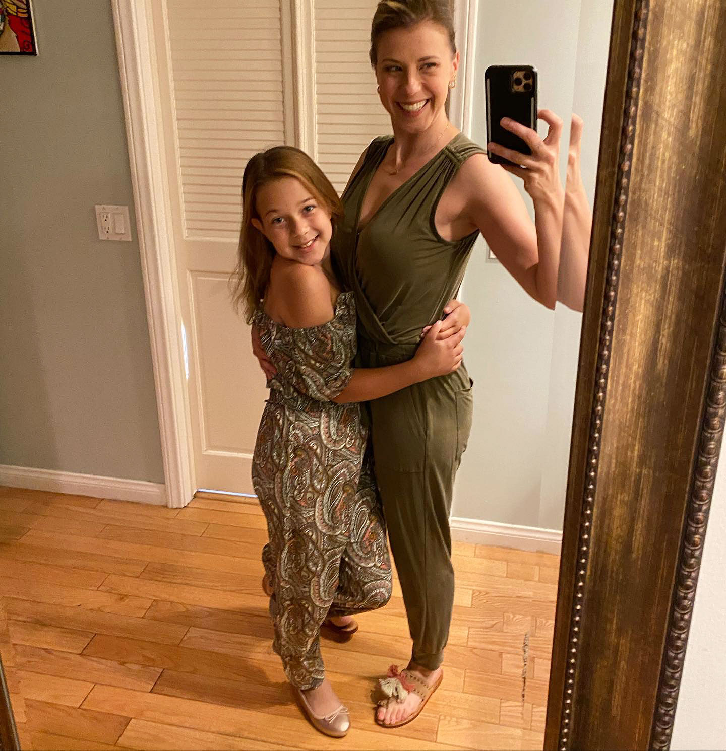 chris siegel share bigtits selfies