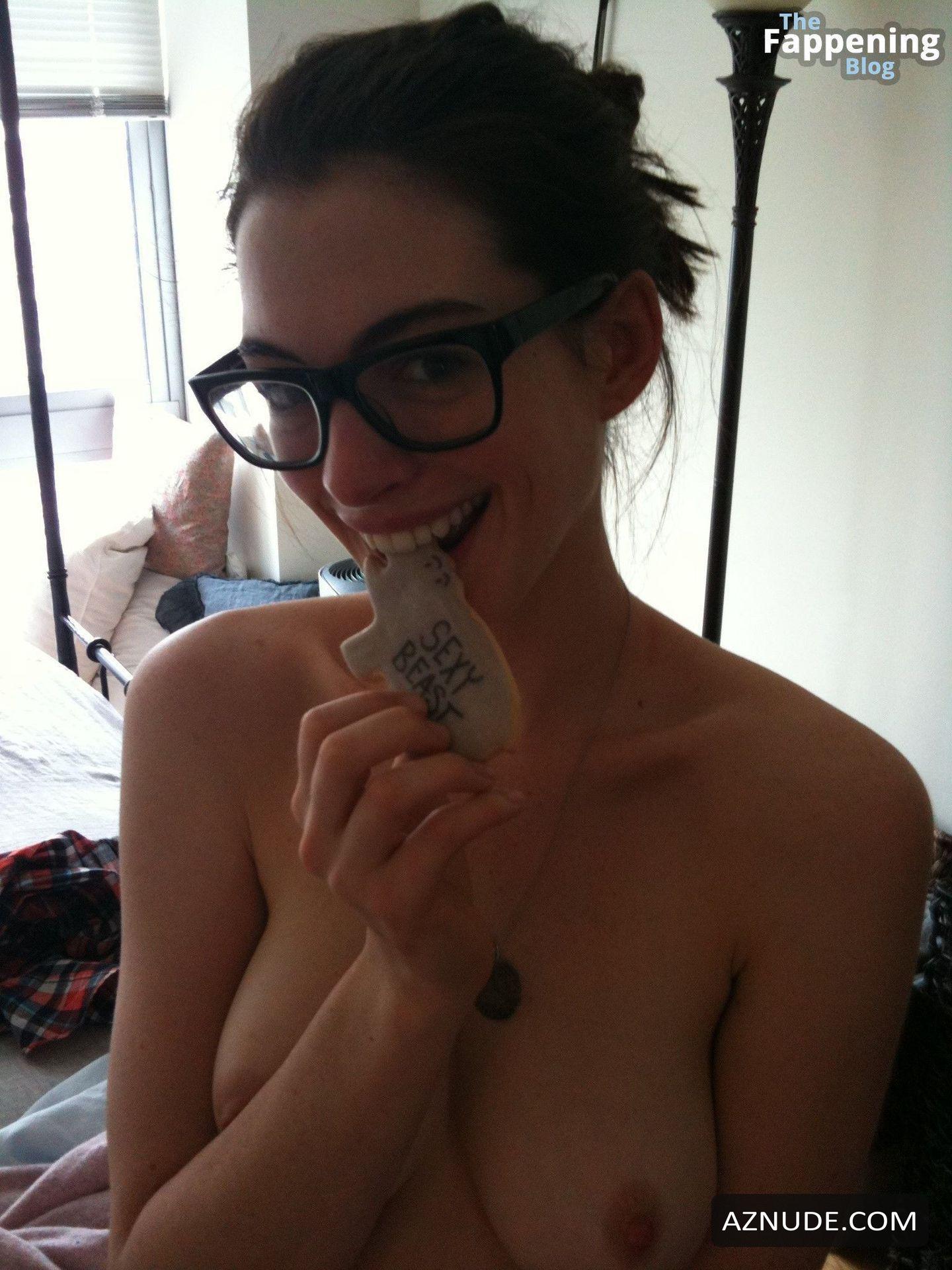 anne hathaway boobies - the princess trapped cumming in my mom