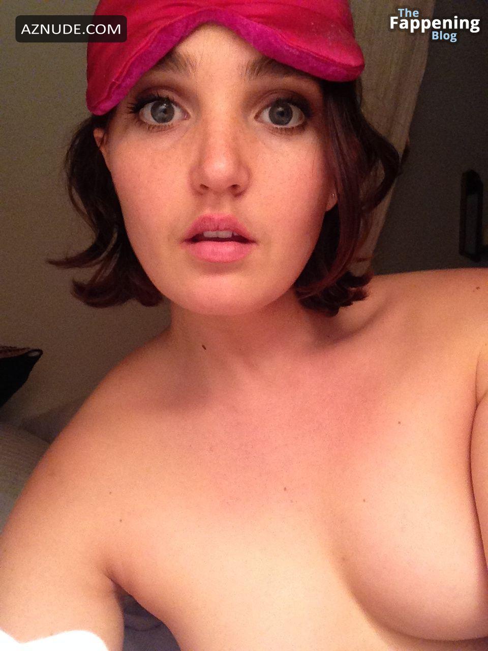 benedict de leon like chloe fineman naked photo carter franke recommends chloe fineman naked pic
