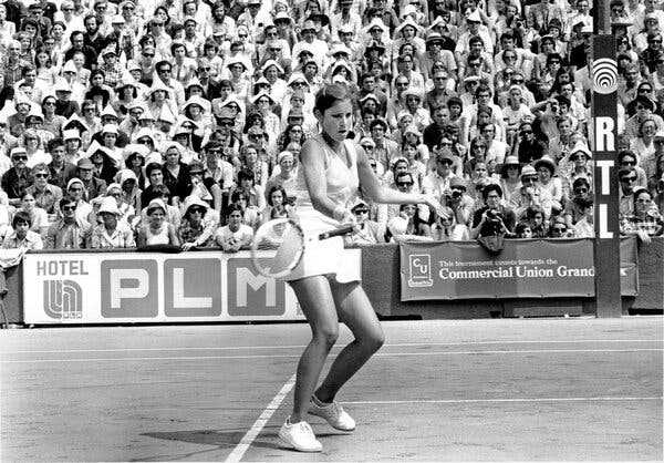 brandon pendergast recommends Chris Evert Naked