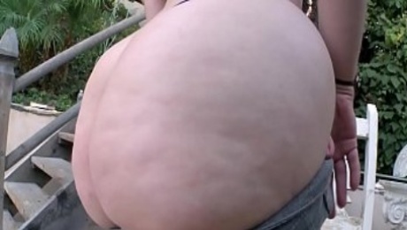 cressia fernandes recommends Curvy Butt Porn