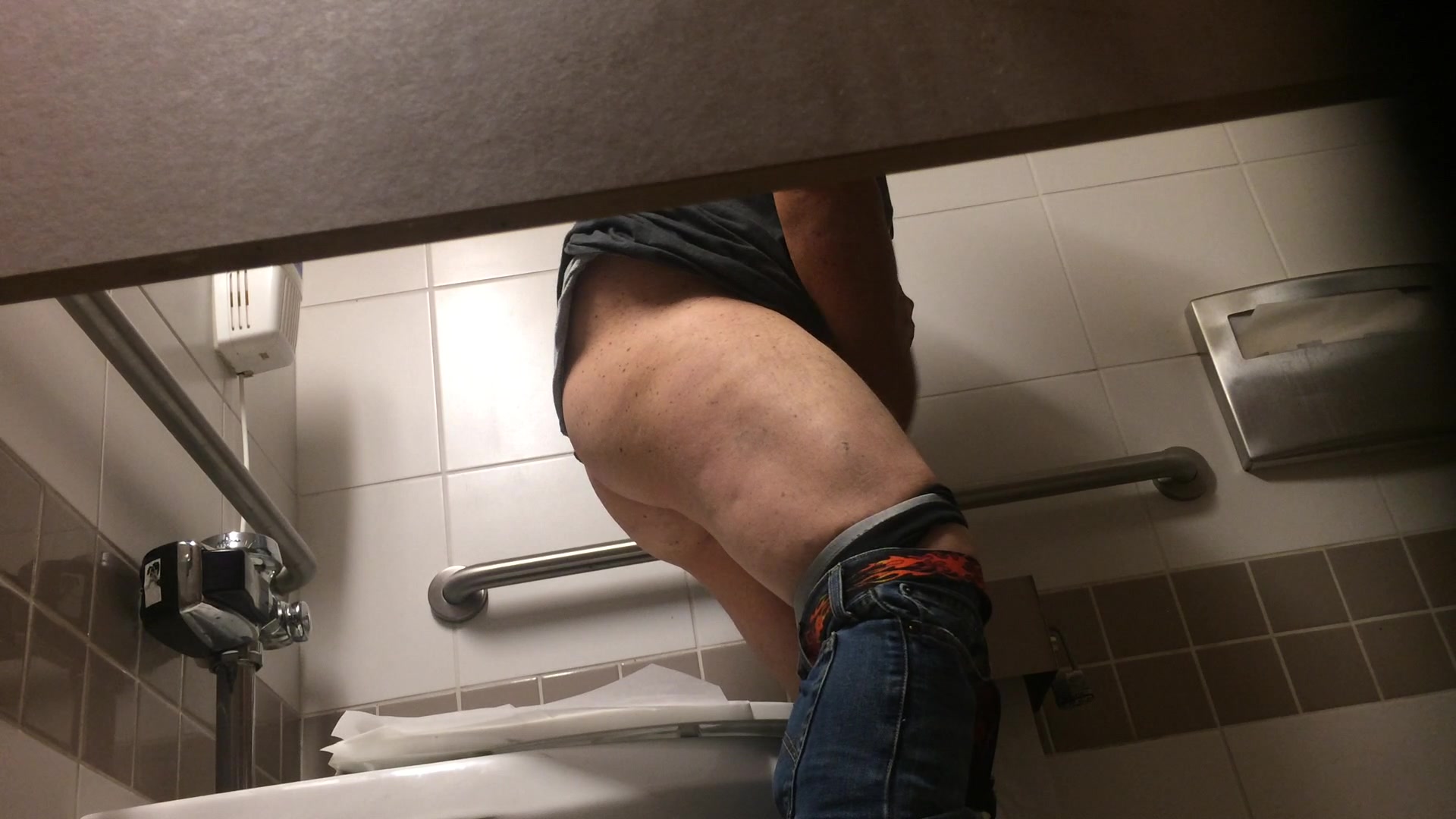 bathroom spy videos - mia oriental escort naked housewives
