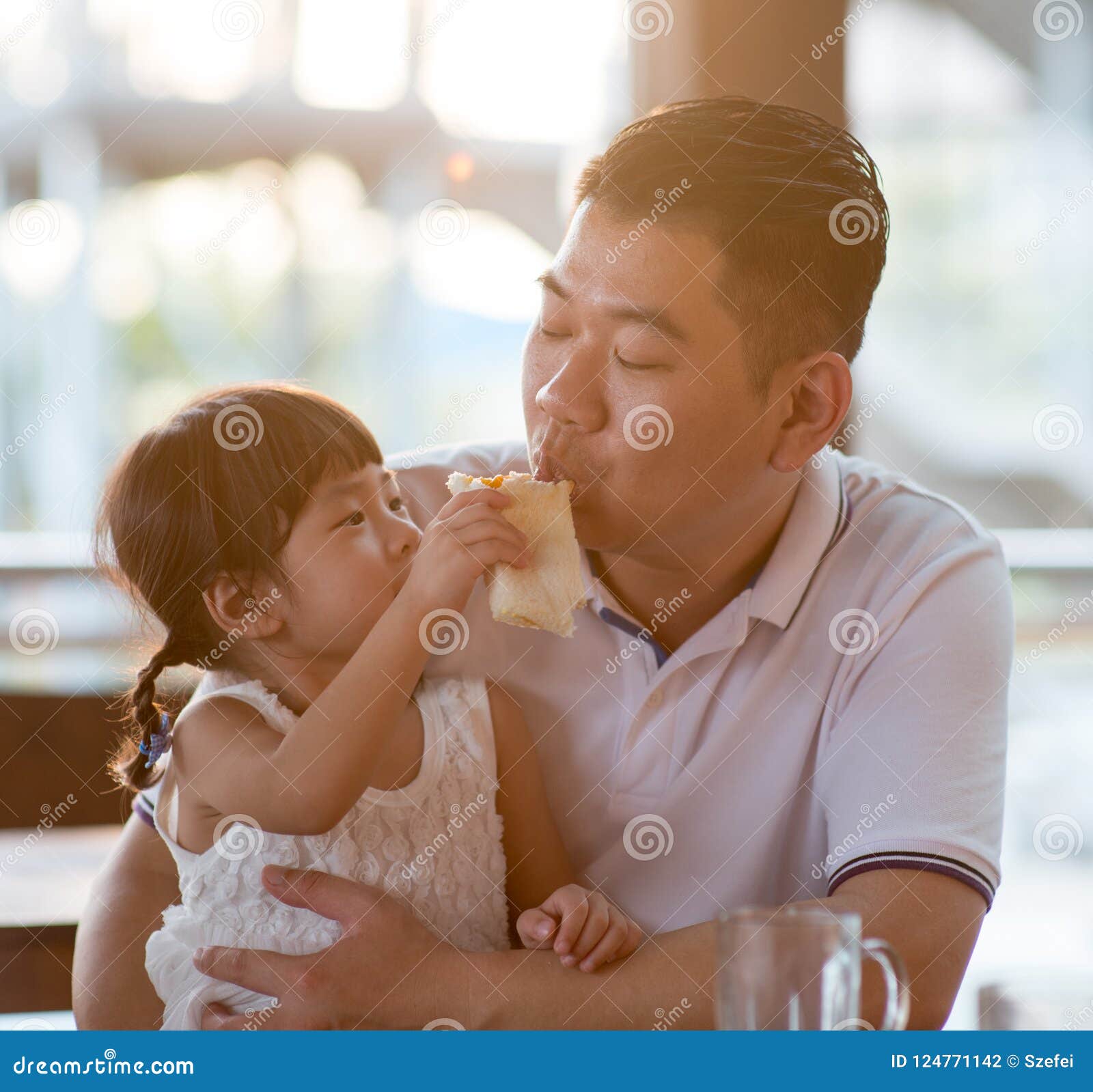 aizaz ahmad recommends Daddy Eats Daughter