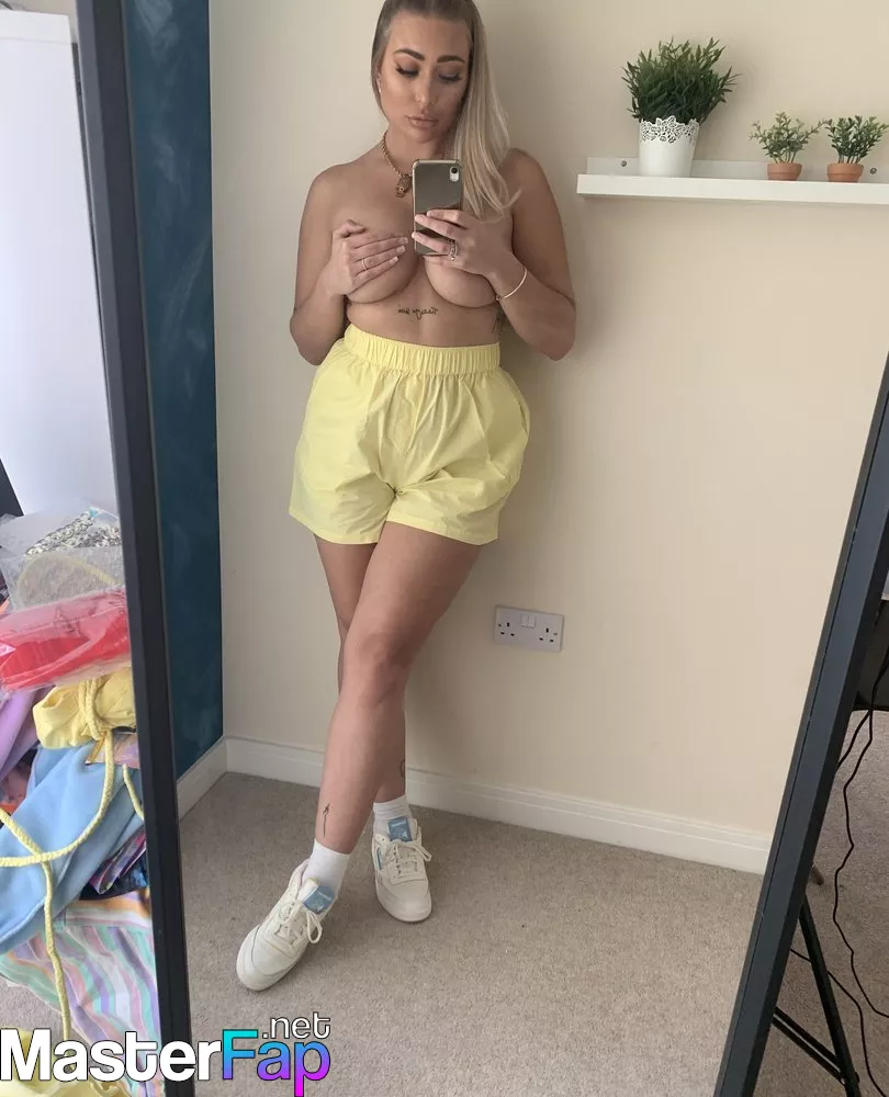 daniel t simpson like holliewould onlyfans photo aaron bonkowski recommends holliewould onlyfans pic