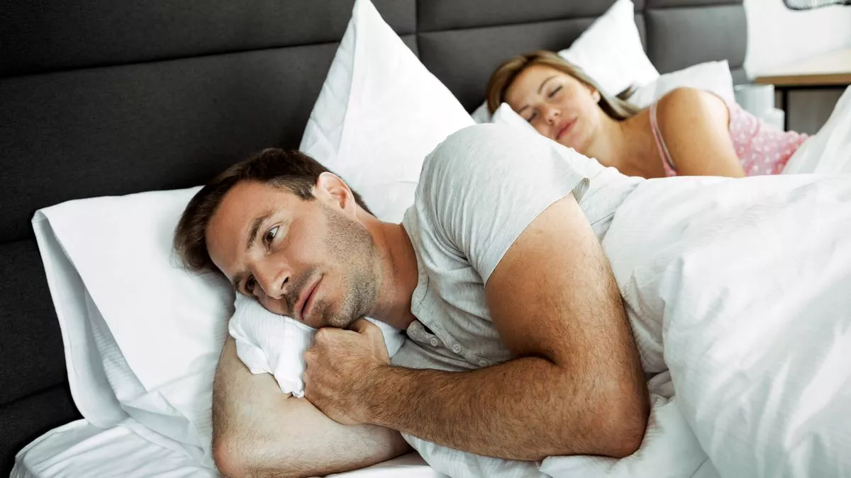 andrew vanderburg like wife naked in bed photo amanda wiff recommends wife naked in bed pic