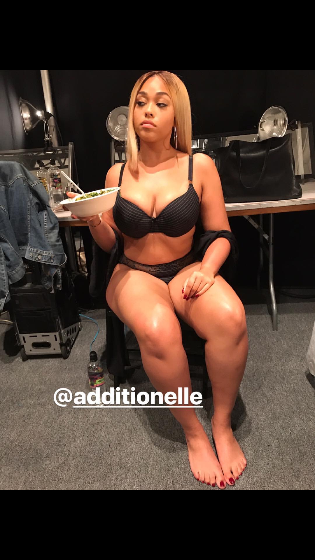 jordyn woods porn - alexis gloryhole pornstar peeing